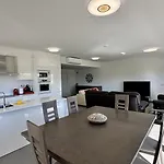 Harmony - Modern - 8 Pax - Lejlighed