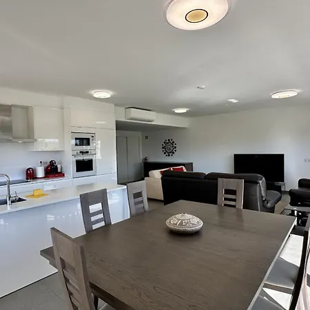 Harmony - Modern - 8 Pax - Apartment